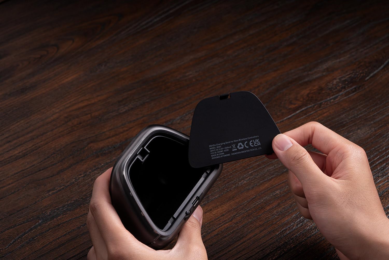 8BitDo Charging Dock for Xbox Wireless Controllers, Xbox Charging Station with Magnetic Secure Charging for Xbox Series X|S and Xbox One Controller - Officially Licensed - Image 8