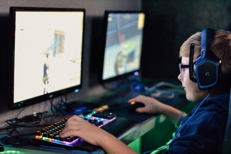 How to Protect Your Eyes During Long Gaming Sessions